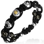 P�rlor armband i rostfritt st�l.