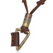Uts�kt l�der halsband till trendiga m�n.