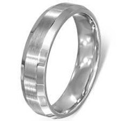 Ring i rostfritt stål. "Hardsteel"