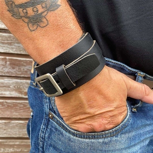 Svart BOKK läderarmband deluxe