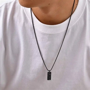 svart halsband för män