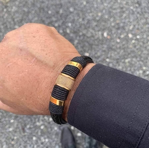 Guld-svart Crawe-armband för män.