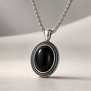 Lorenzo Nero / herrhalsband med svart ovalt hänge