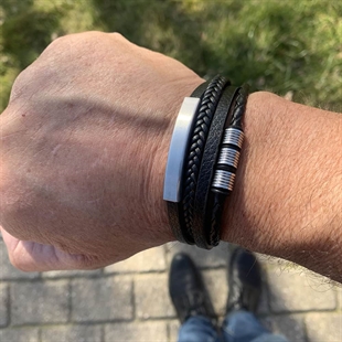 Kalaz armband i läder och stål