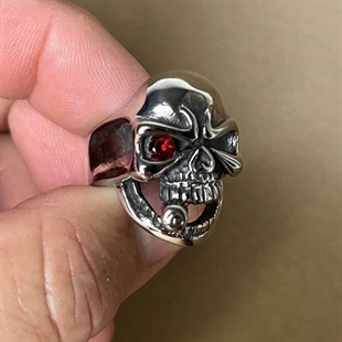 skull ring