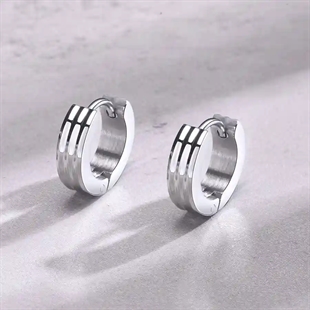 Silver Ridge Hoop – Klassisk Herrörhänge i Rostfritt Stål